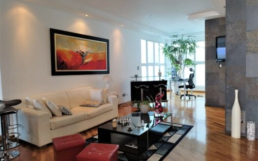 Se vende apartamento en condominio Guayabos de Curridabat. Cod 23264