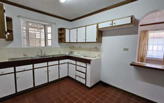 Se vende Hermosa casa en una sola planta en Coronado. Cod 23592.