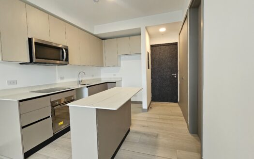 Se alquila hermoso apartamento en condominio Núcleo Sabana piso 12. Cod 24609
