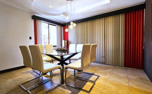 Se vende casa con diseño contemporáneo en Calle Vieja Tres Ríos-Omega. Cod 24803