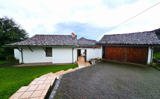 Se vende hermosa casa de montaña en el Carmen de Guadalupe. Cod 24847