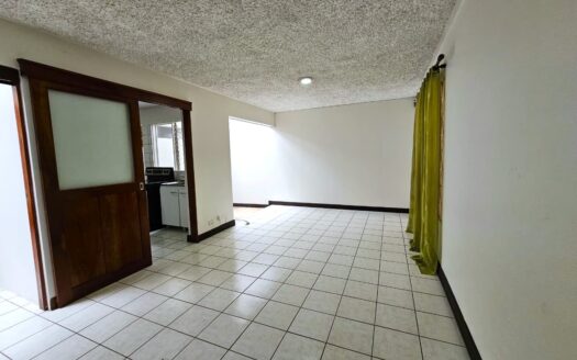 Se alquila apartamento en Barrio Dent de 3 habitaciones.  Cod 25132