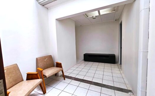 Se alquila apartamento en Barrio Dent de 3 habitaciones.  Cod 25132