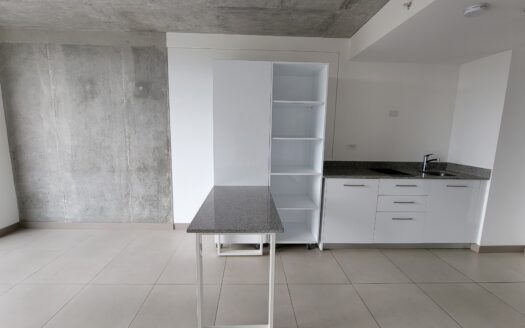 Se alquila hermoso apartamento tipo estudio. En condominio I-Freses en Curridabat. Cod 25172